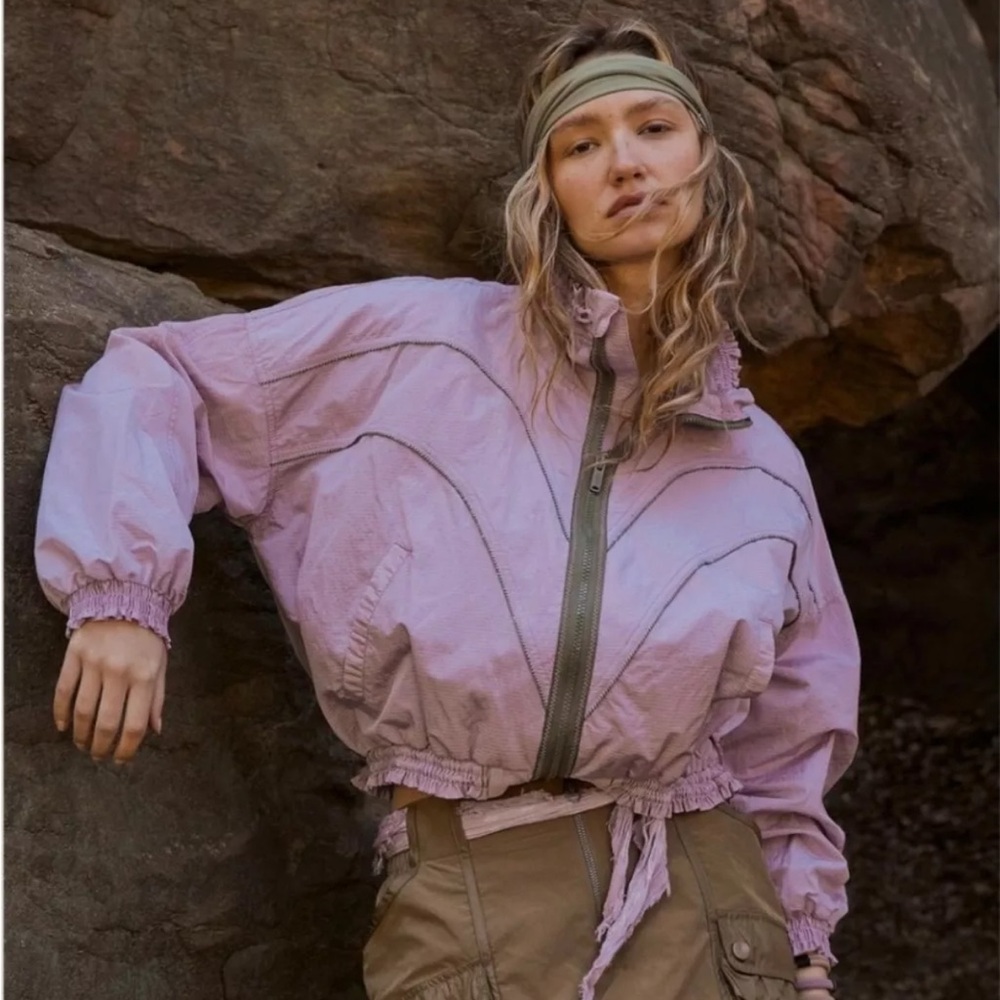 New Free People Movement Starting Line Up
Windbreaker XL